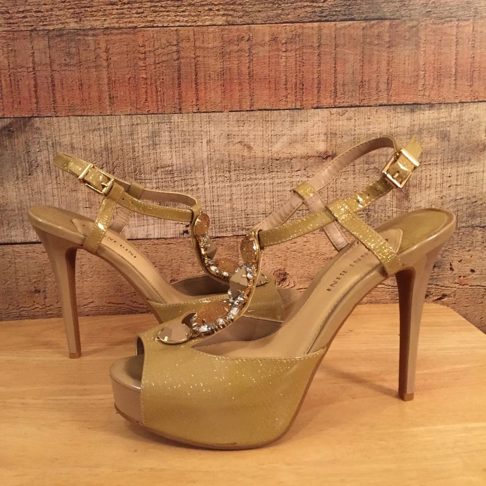 Gianni Bini Nude Jeweled Platform Sandals Sz 7.5M